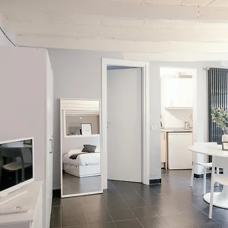 Milano94 Cozy Studio In Old Convent Комо